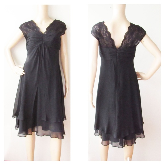 Donna Ricco Dresses & Skirts - Donna Ricco V-neck Lace Silk Ruched Cocktail Dress